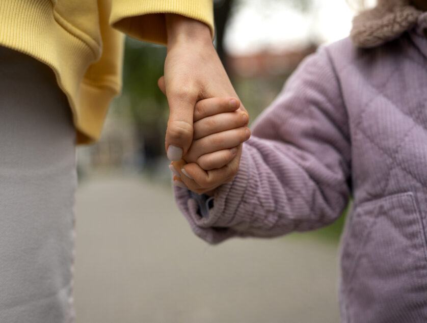 hands-holding-each-other-support